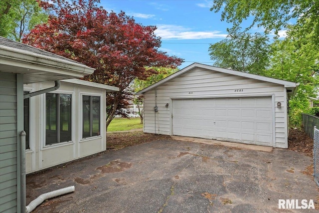 3225 Saxony Rd, Springfield, IL 62703 - view of detached garage