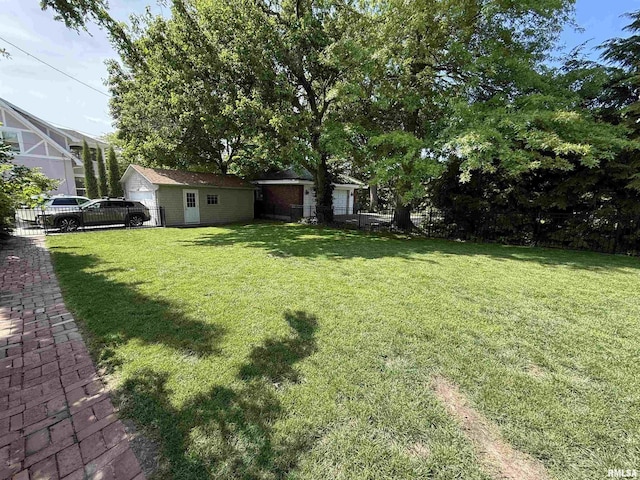 344 S 24th St, Quincy, IL 62301 - view of yard with an outbuilding