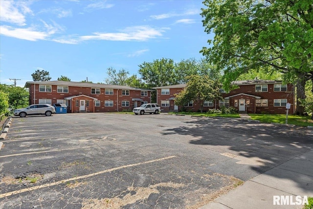 2309 W Lawrence Ave, Springfield, IL 62704 - view of uncovered parking lot