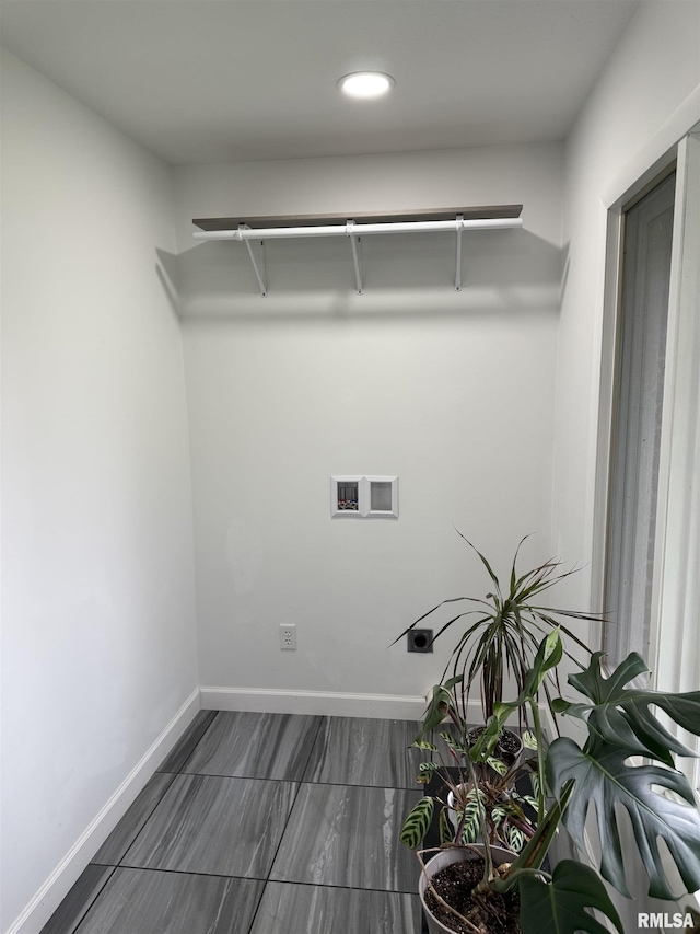 1352 N Lawrence Ave, Taylorville, IL 62568 - laundry room with electric dryer hookup, baseboards, recessed lighting, and hookup for a washing machine