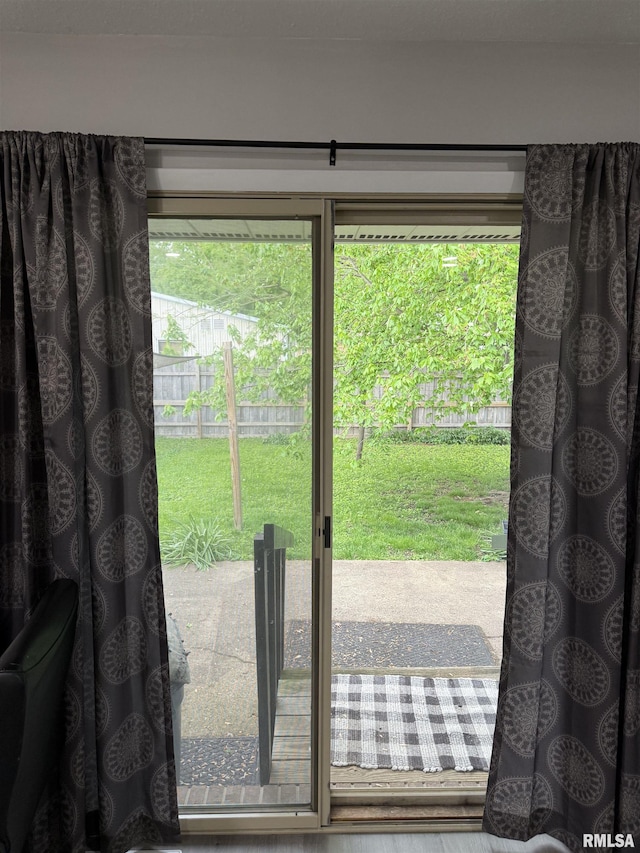 1352 N Lawrence Ave, Taylorville, IL 62568 - view of doorway to outside