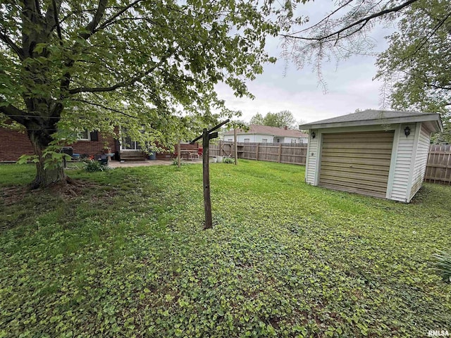 1352 N Lawrence Ave, Taylorville, IL 62568 - view of yard featuring a patio and entry steps