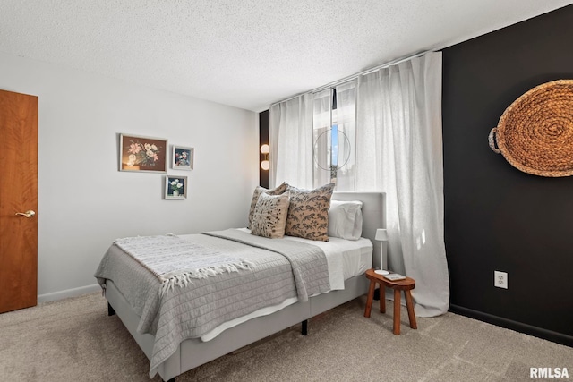 704 Rickard Rd, Springfield, IL 62704 - bedroom featuring carpet and a textured ceiling