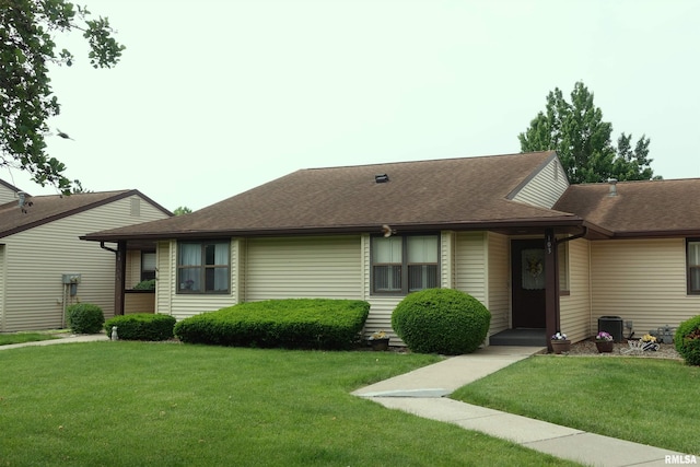 255 S Soangetaha Rd, Galesburg, IL 61401 - ranch-style home featuring a front yard and a shingled roof