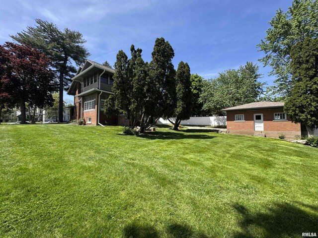 387 N Kellogg St, Galesburg, IL 61401 - photo 5