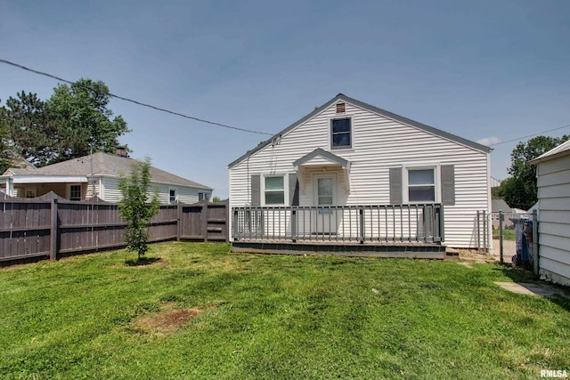 2016 Sycamore St, Quincy, IL 62301 - back of property with a deck