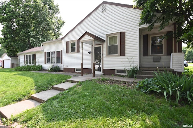 1100 W Vine St, Taylorville, IL 62568 - photo 1