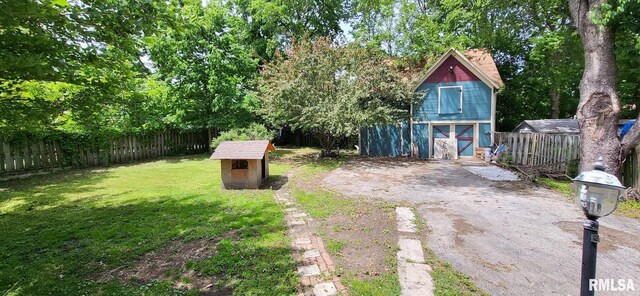 1262 N Broad St, Galesburg, IL 61401 - view of yard