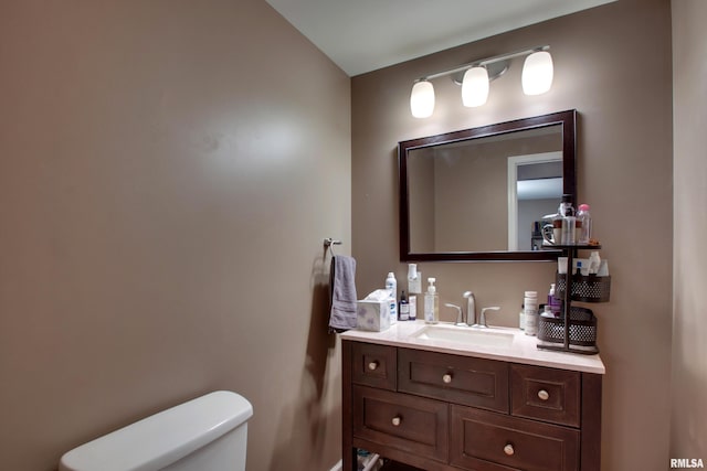 507 W Fairway Dr, Quincy, IL 62305 - half bathroom featuring toilet and vanity