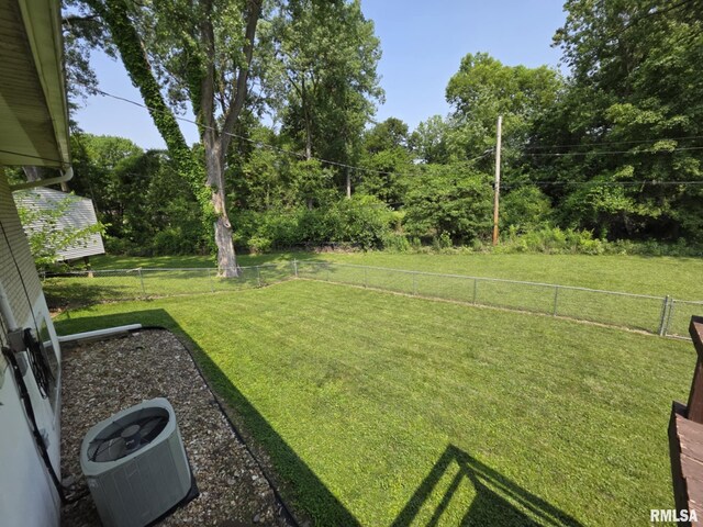 1246 Curtis Creek Rd, Quincy, IL 62301 - view of yard with central AC unit