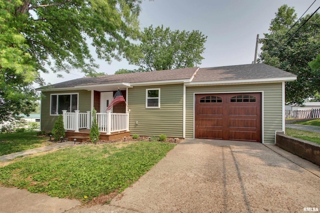216 E Benson St, Pittsfield, IL 62363 - photo 1