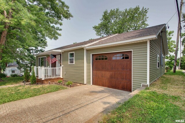 216 E Benson St, Pittsfield, IL 62363 - photo 22