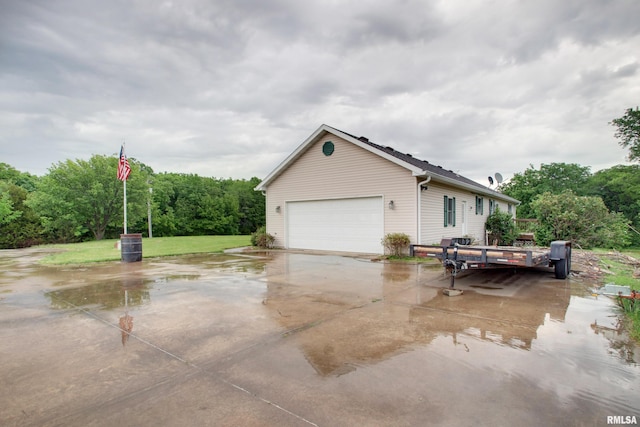 2044 N 1200th Ave, Liberty, IL 62347 - view of side of property with a garage
