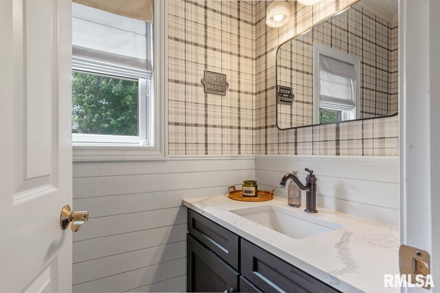 33 Vista Rdg, Petersburg, IL 62675 - bathroom with vanity and wallpapered walls