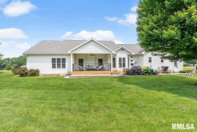 33 Vista Rdg, Petersburg, IL 62675 - back of property featuring a ceiling fan, a patio, and a yard