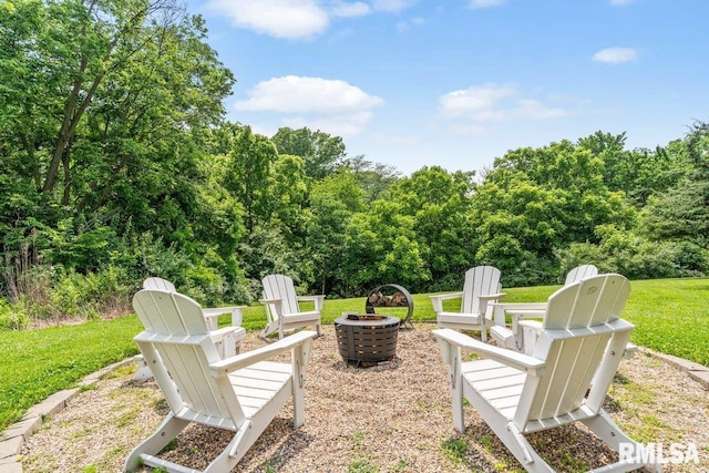 33 Vista Rdg, Petersburg, IL 62675 - view of grassy yard featuring a fire pit