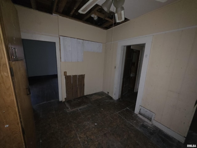 2040 S 5th St, Springfield, IL 62703 - unfurnished room with a ceiling fan