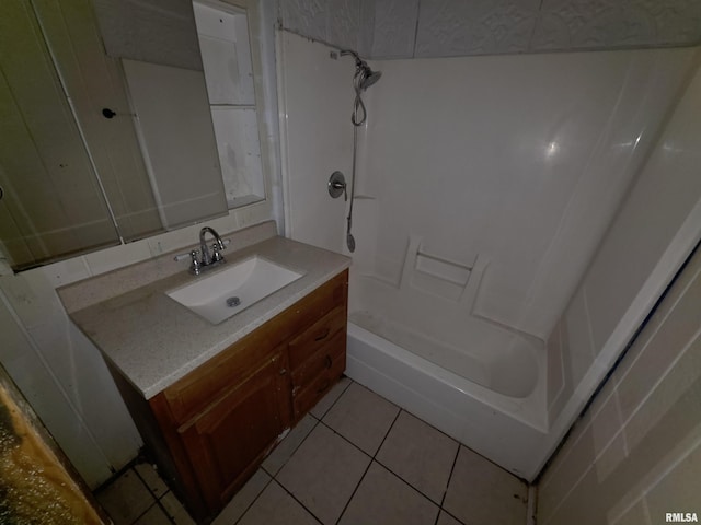 2040 S 5th St, Springfield, IL 62703 - bathroom with vanity, tub / shower combination, and tile patterned floors
