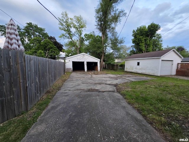 2040 S 5th St, Springfield, IL 62703 - exterior space