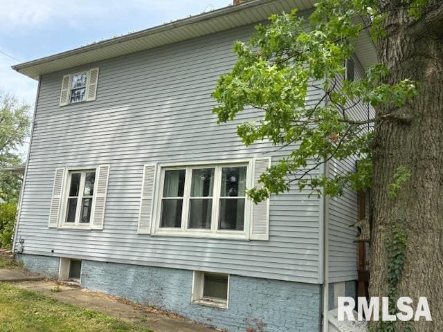 505 E Elm St, Carlinville, IL 62626 - view of side of home