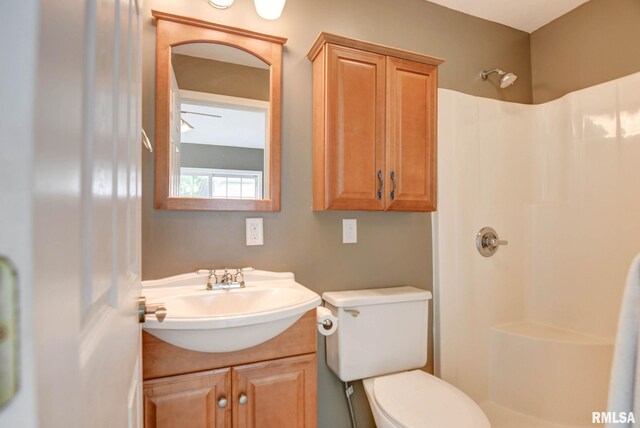 909 E Ash St, Taylorville, IL 62568 - photo 24