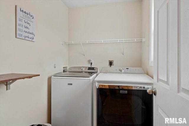 4108 Newtonmore Dr, Springfield, IL 62712 - washroom with washing machine and dryer