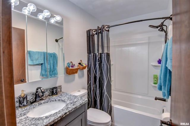 909 E Heights Ave, Taylorville, IL 62568 - bathroom featuring shower / bath combo with shower curtain and vanity