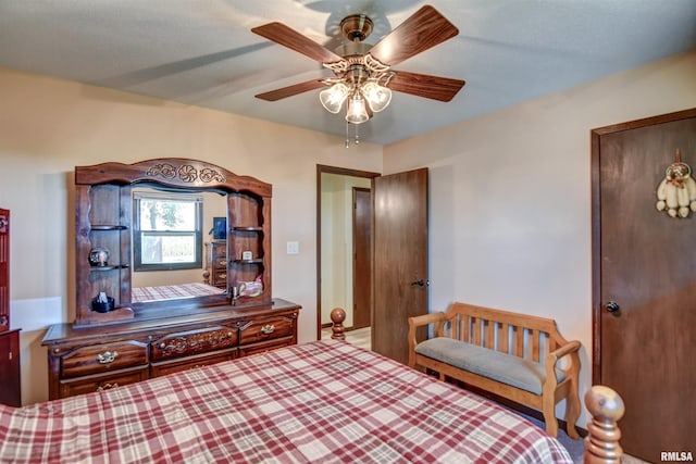 909 E Heights Ave, Taylorville, IL 62568 - bedroom featuring ceiling fan