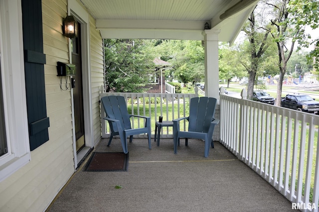 2531 Yale Blvd, Springfield, IL 62703 - view of covered porch