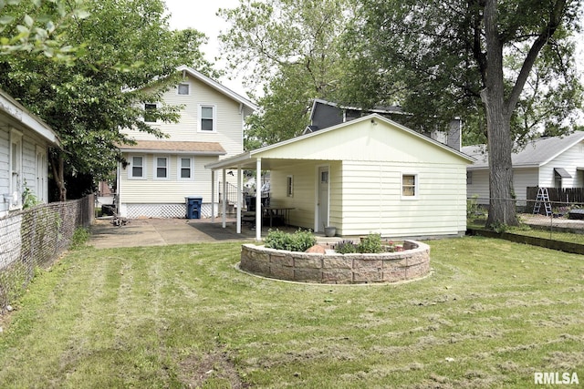 2531 Yale Blvd, Springfield, IL 62703 - rear view of property featuring a patio area