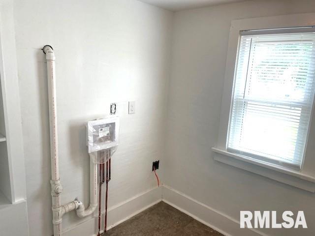930 N 8th St, Springfield, IL 62702 - photo 19