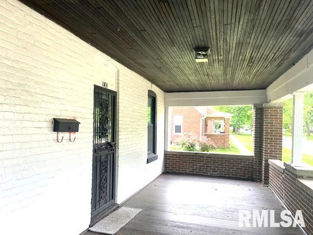 930 N 8th St, Springfield, IL 62702 - photo 4