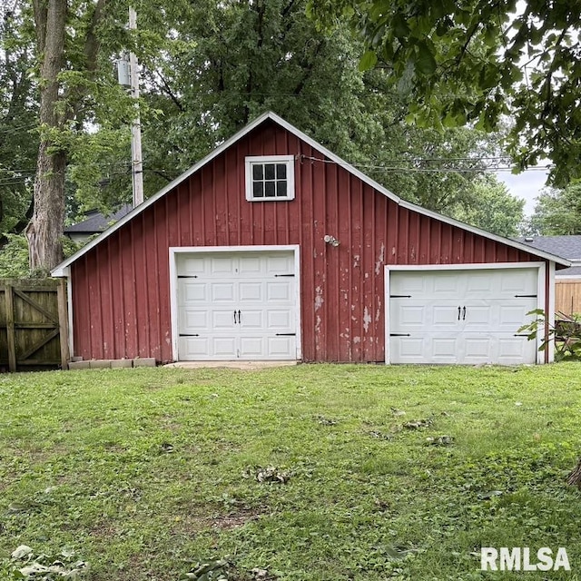 504 W Chestnut St, Chatham, IL 62629 - view of garage