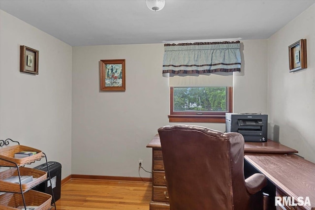 2054 Cambridge Rd, Springfield, IL 62704 - office area featuring wood finished floors and baseboards