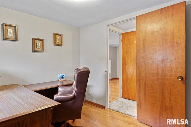 2054 Cambridge Rd, Springfield, IL 62704 - office area featuring wood finished floors and baseboards