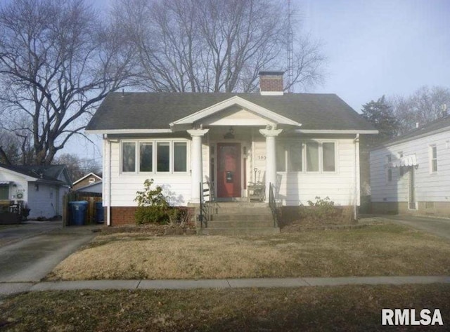 1805 S Douglas Ave, Springfield, IL 62704 - view of front of house with a chimney