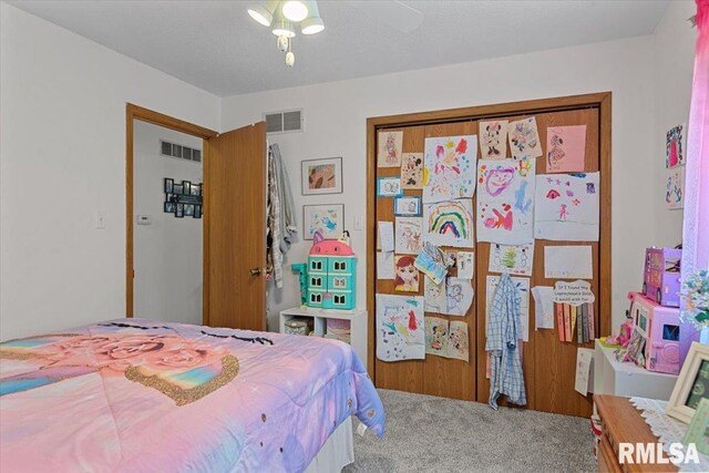 122 W Chapin St, Litchfield, IL 62056 - bedroom with carpet floors and ceiling fan