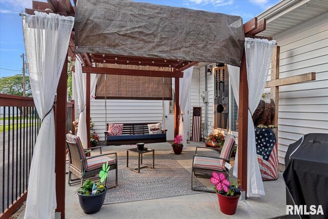 122 W Chapin St, Litchfield, IL 62056 - view of patio with grilling area