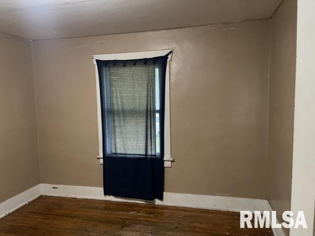 1437 E Division St, Decatur, IL 62526 - photo 9