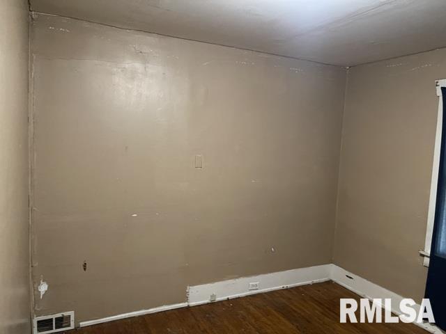 1437 E Division St, Decatur, IL 62526 - photo 10