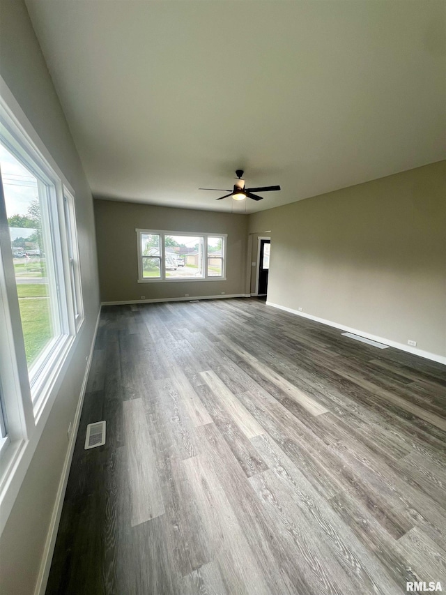 111 W Prairie St, Camp Point, IL 62320 - photo 8