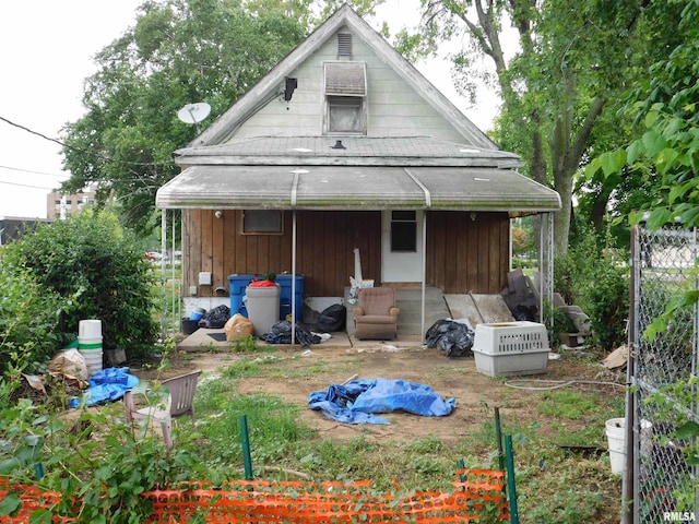 208 W Reynolds St, Springfield, IL 62702 - rear view of house featuring entry steps