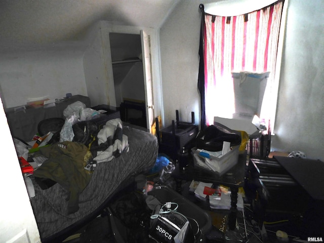 208 W Reynolds St, Springfield, IL 62702 - bedroom with lofted ceiling