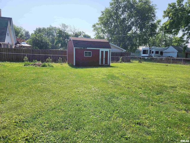 208 Elm St, Dawson, IL 62520 - view of yard