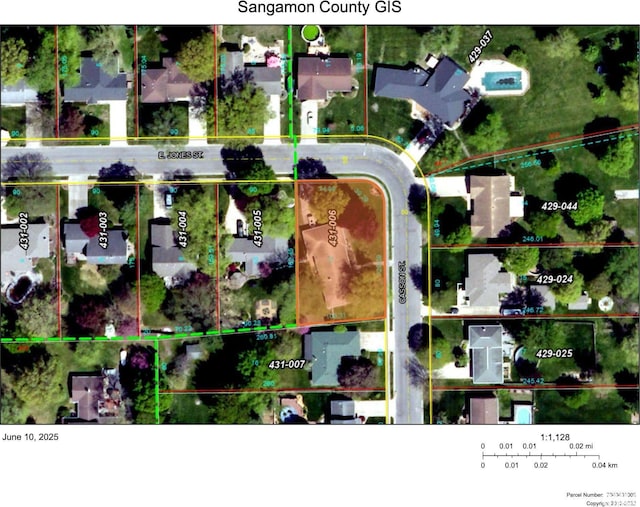 301 Casson St, Williamsville, IL 62693