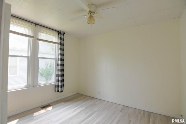 931 W Vandeveer St, Taylorville, IL 62568 - spare room featuring light wood finished floors and ceiling fan
