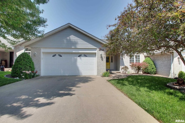 4912 Lake Ridge Dr, Quincy, IL 62305 - photo 1