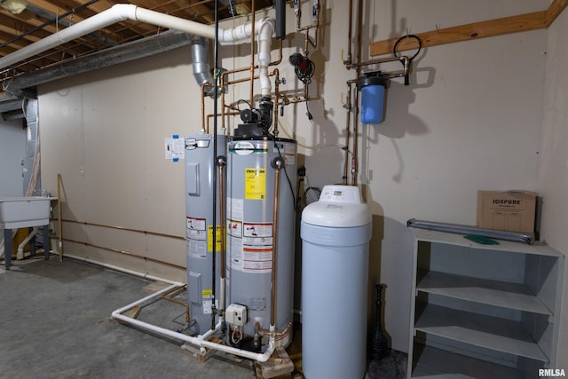 6718 Shadow Ln, Quincy, IL 62305 - utility room featuring water heater