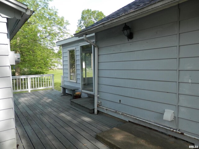 104 Henderson Rd, Knoxville, IL 61448 - view of wooden deck