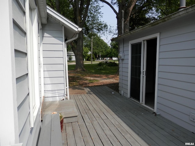 104 Henderson Rd, Knoxville, IL 61448 - view of wooden terrace
